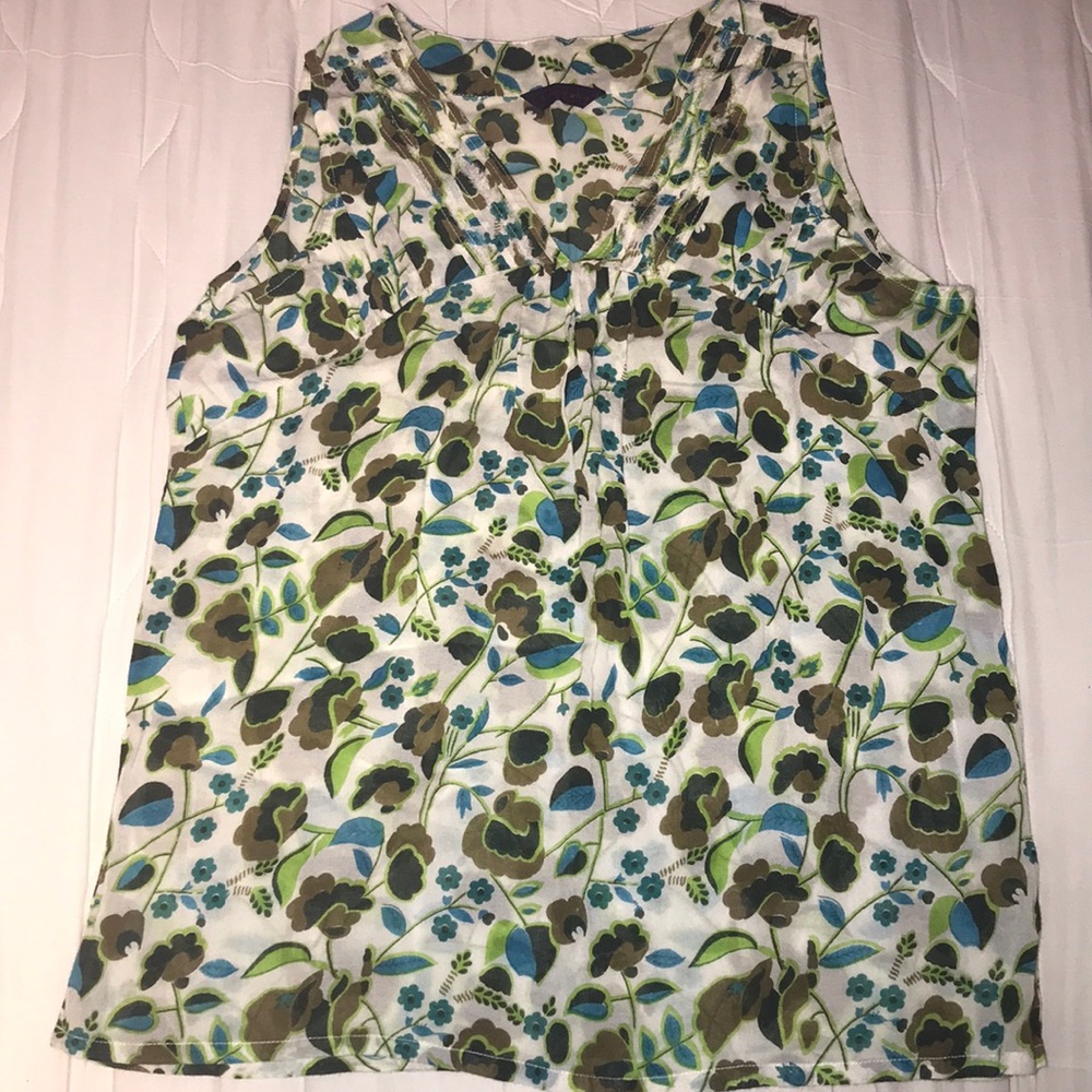 Sleeveless blouse